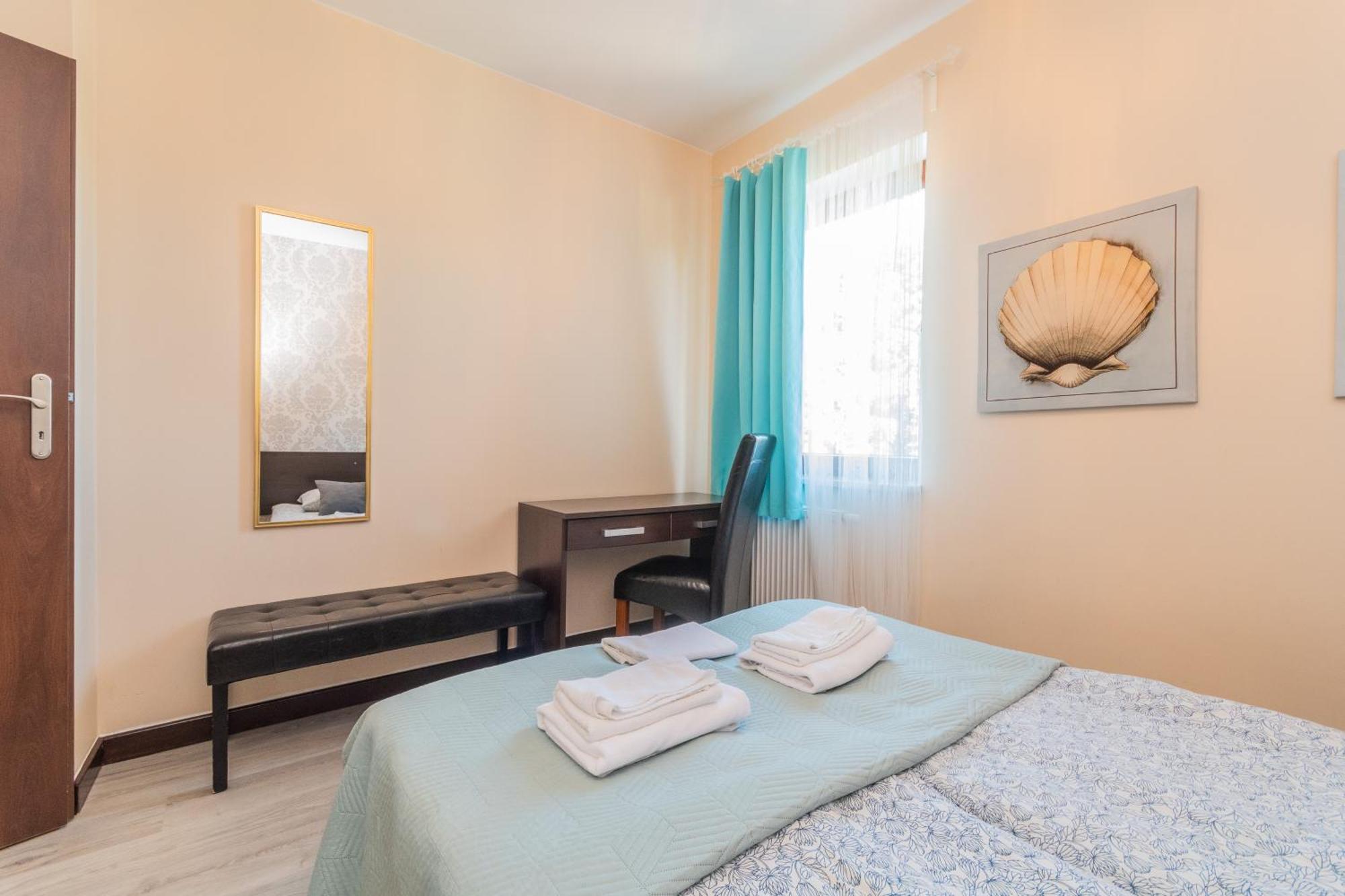 Sztutowo Lazurowy Dwor - Apartamenty Oraz Pokoje Z Basenem I Parkingiem Δωμάτιο φωτογραφία